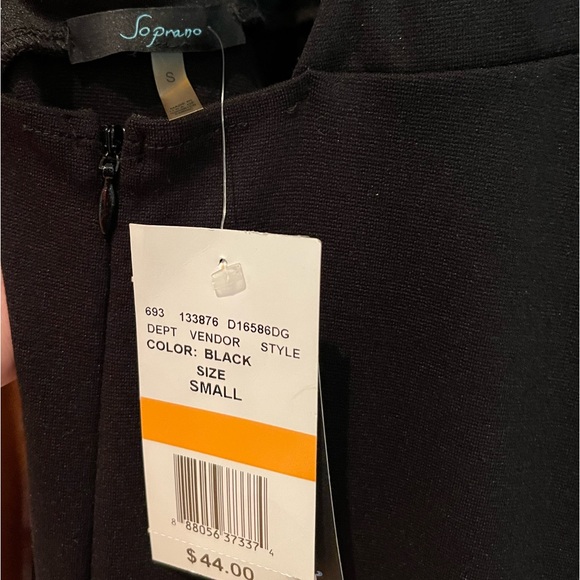 Soprano Black Open Back V-Neck Dress - Picture 4 of 4